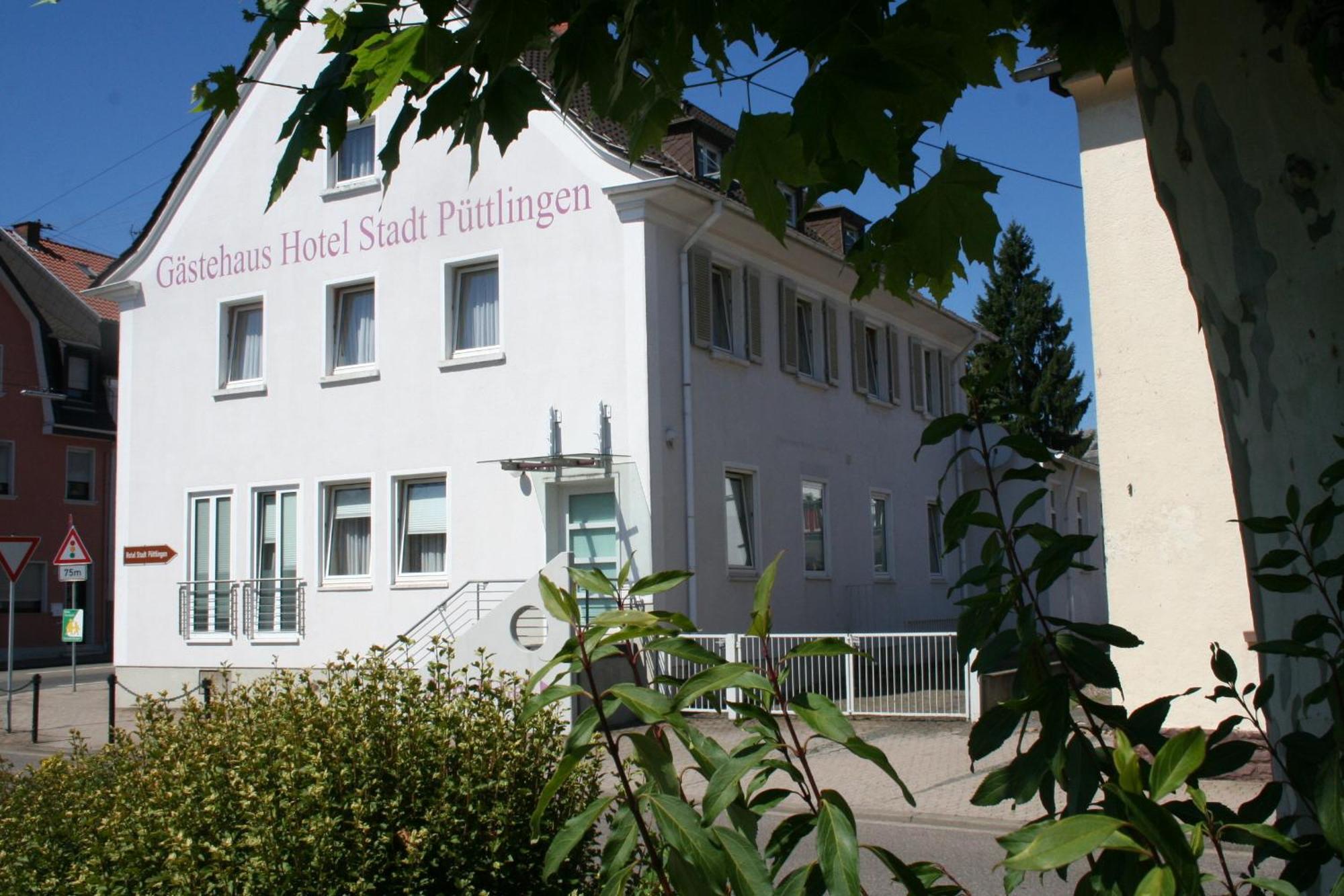 Domizil Alte Post Hotell Püttlingen Exteriör bild