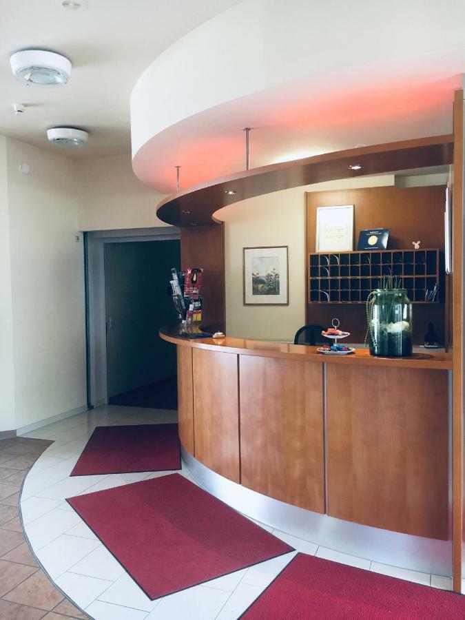 Domizil Alte Post Hotell Püttlingen Exteriör bild