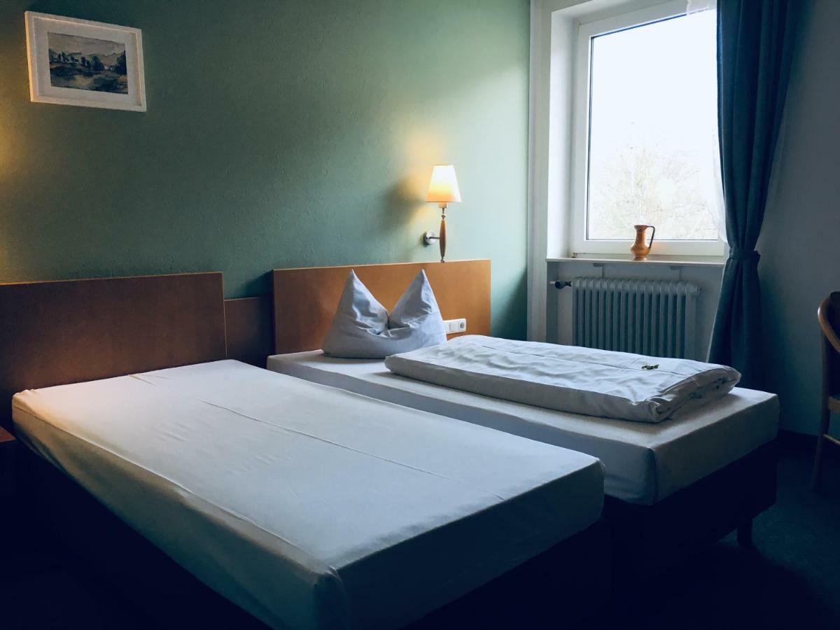 Domizil Alte Post Hotell Püttlingen Exteriör bild