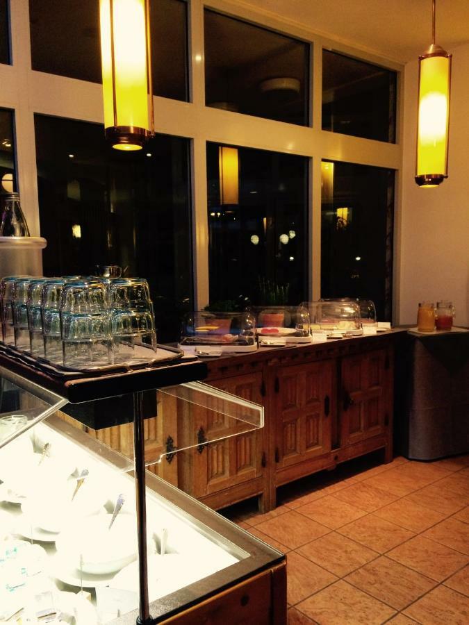 Domizil Alte Post Hotell Püttlingen Exteriör bild